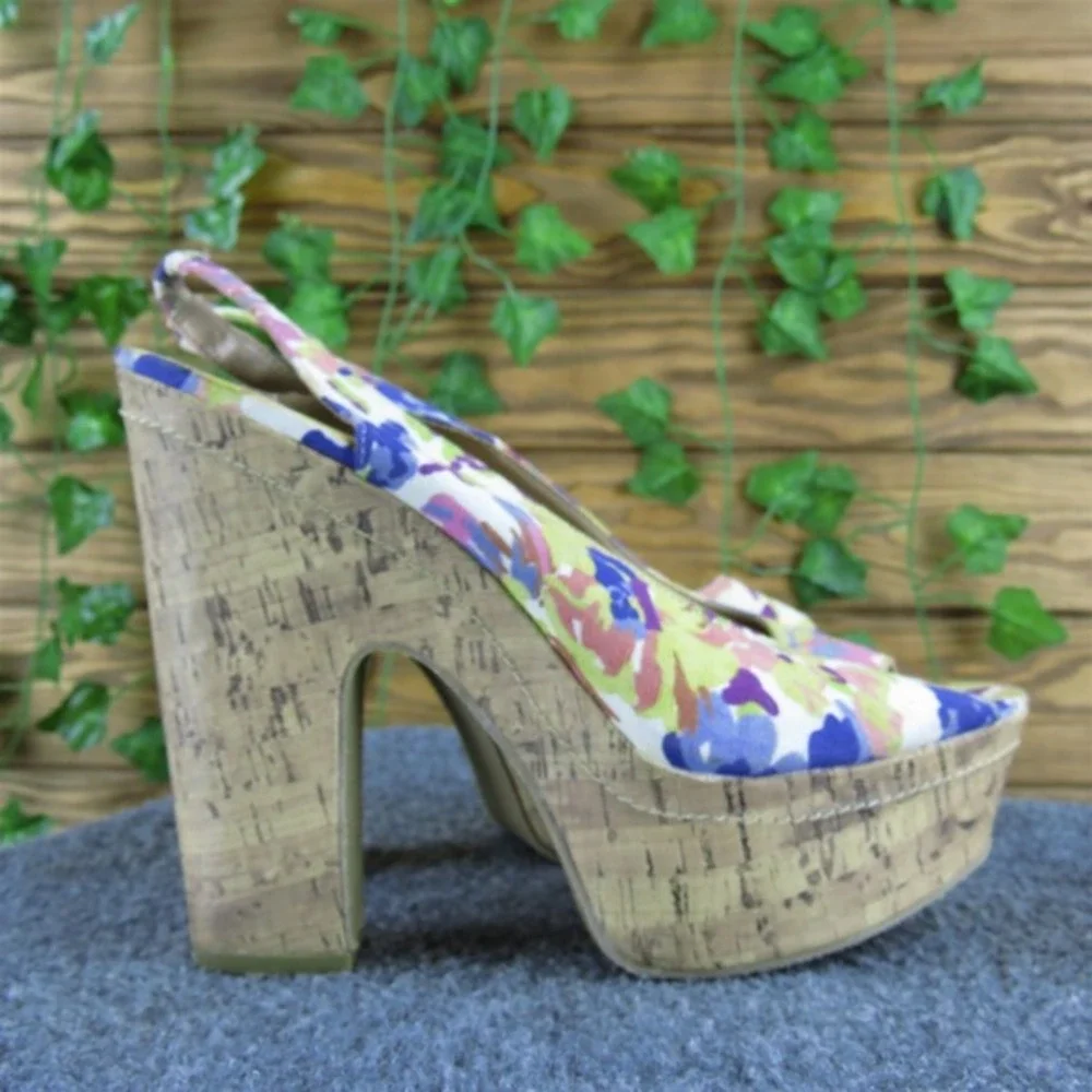 Steve Madden Women Genny Platform Multicolor Fabric Pump 10‎ Gently Used 2025